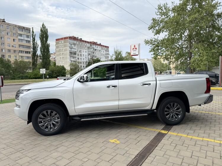 L200