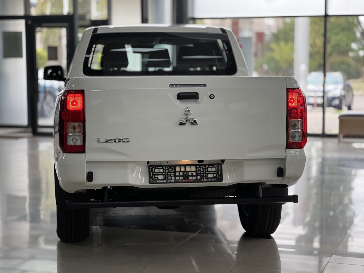 L200