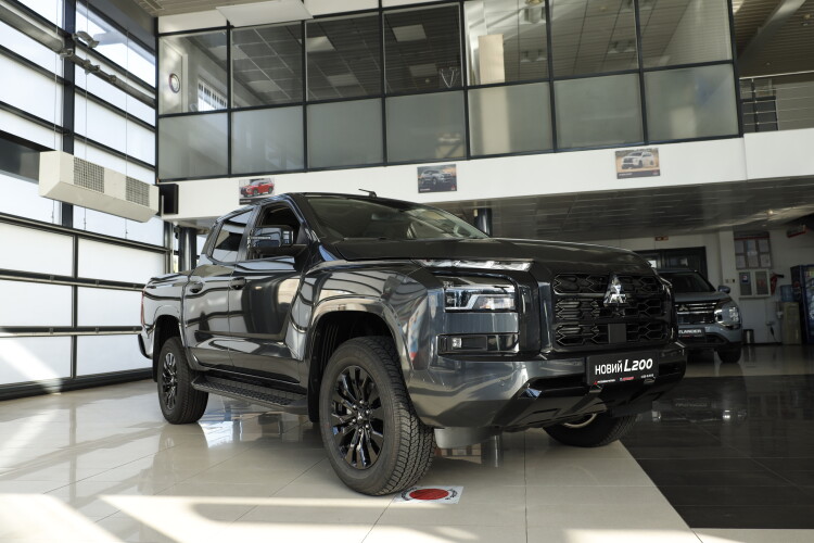 L200